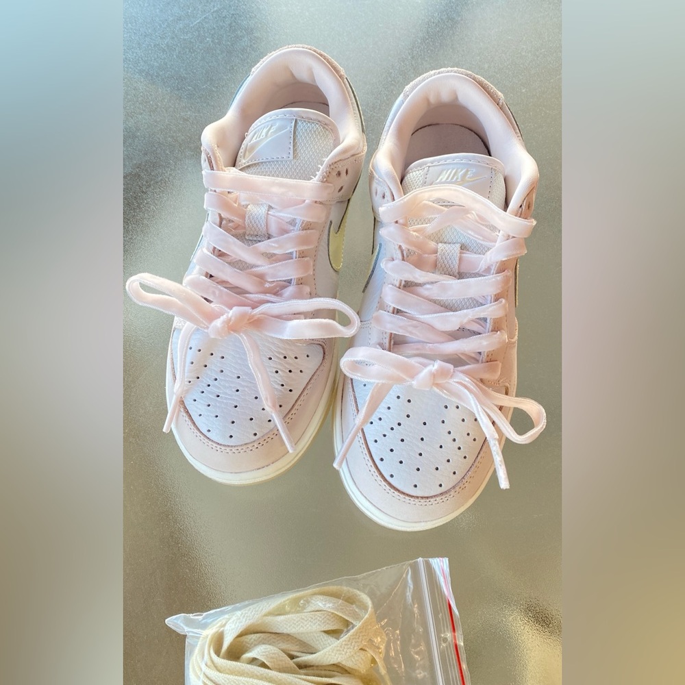 Nike Wmns Dunk Low Premium 'Light Soft Pink'